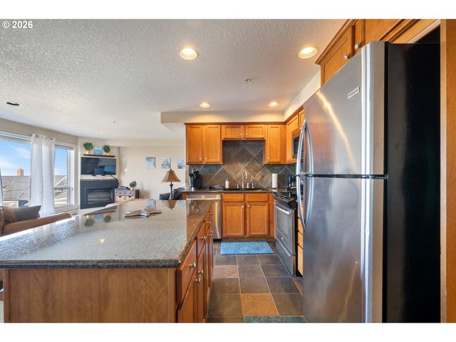 300 N PACIFIC St 43, Rockaway Beach, OR 97136
