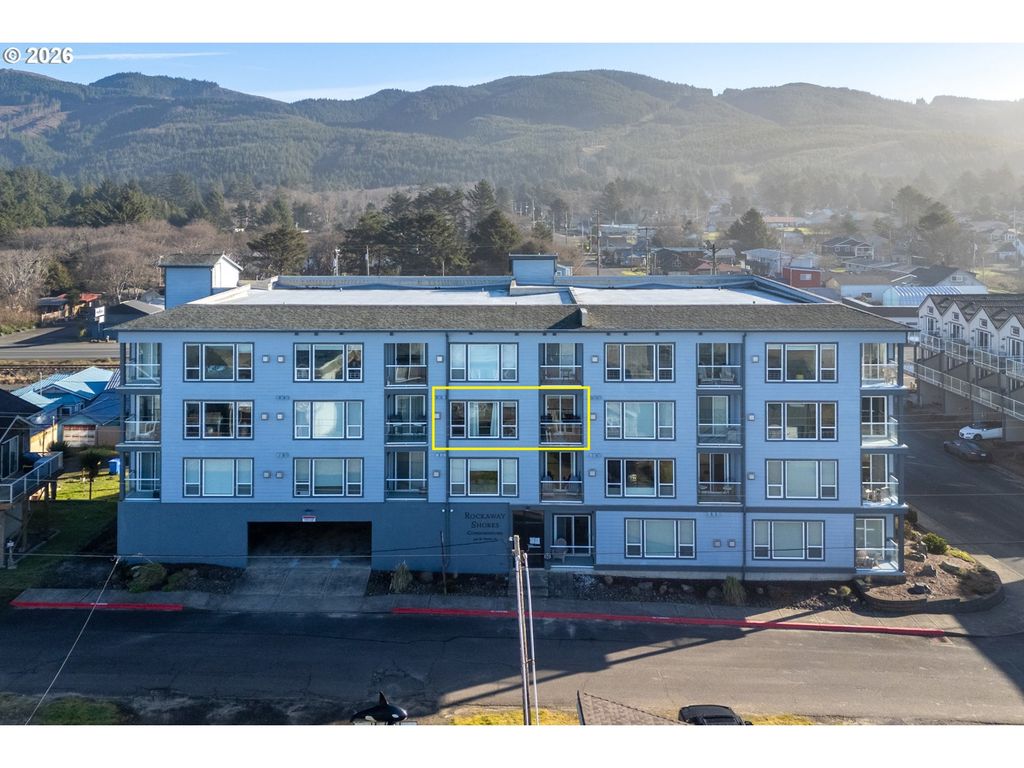 300 N PACIFIC St 43, Rockaway Beach, OR 97136