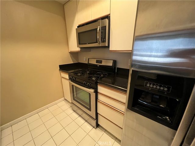 1240 S Corning 108, Los Angeles, CA 90035