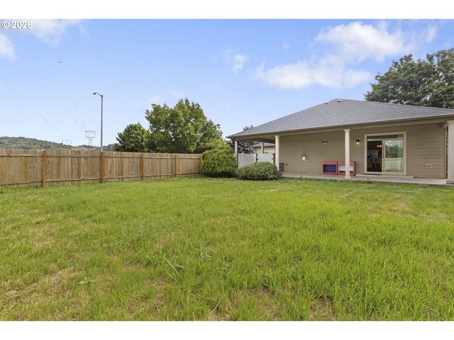 2341 52ND Ave, Longview, WA 98632
