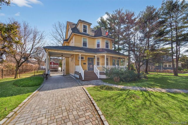 121 Morris Avenue, Rockville Centre, NY 11570