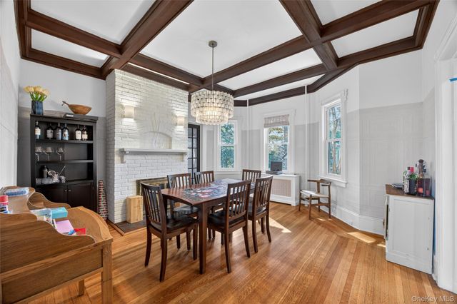 121 Morris Avenue, Rockville Centre, NY 11570