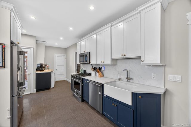 121 Morris Avenue, Rockville Centre, NY 11570