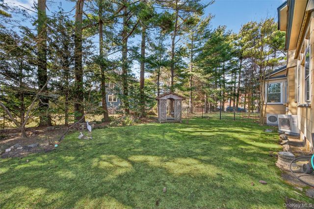 121 Morris Avenue, Rockville Centre, NY 11570