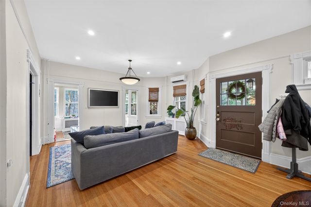 121 Morris Avenue, Rockville Centre, NY 11570