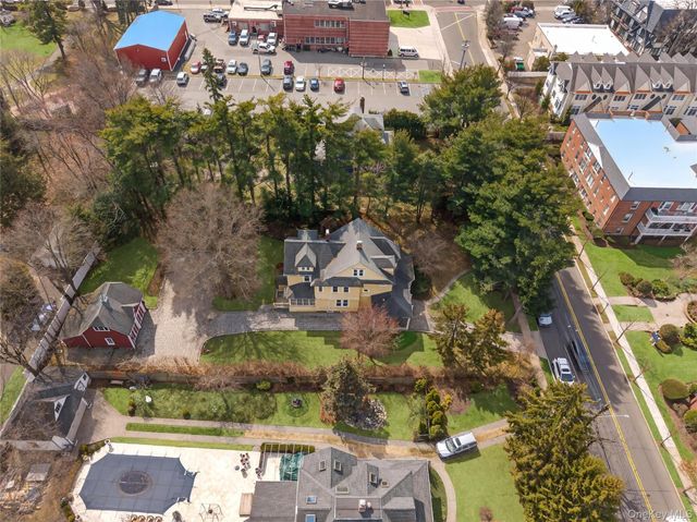121 Morris Avenue, Rockville Centre, NY 11570