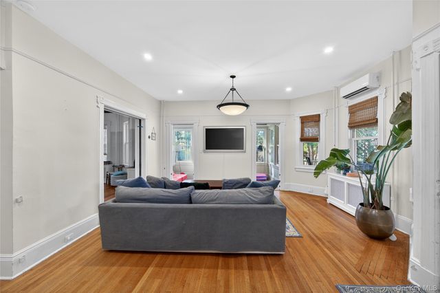 121 Morris Avenue, Rockville Centre, NY 11570