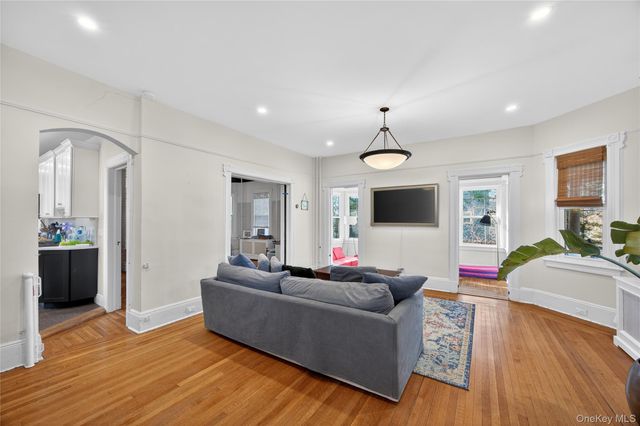 121 Morris Avenue, Rockville Centre, NY 11570