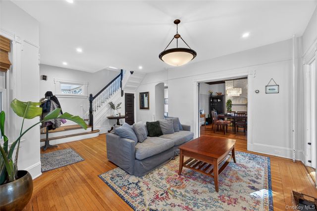 121 Morris Avenue, Rockville Centre, NY 11570