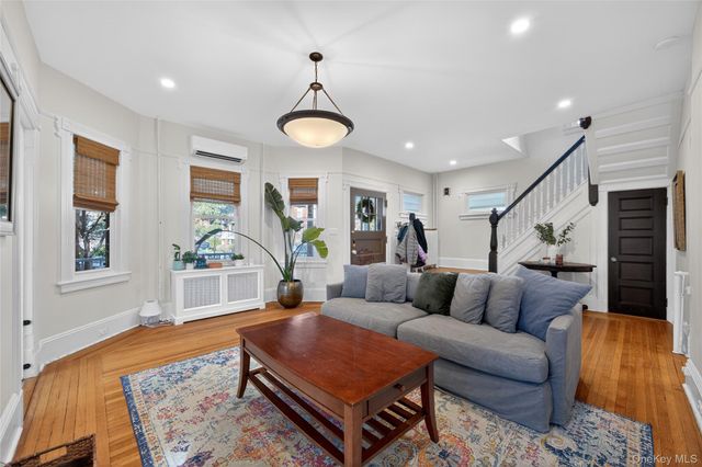 121 Morris Avenue, Rockville Centre, NY 11570
