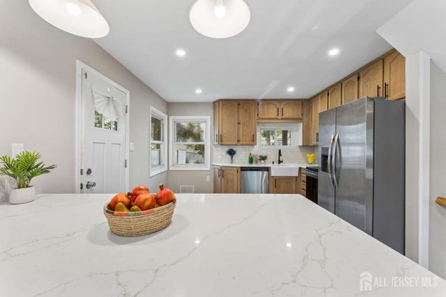 5 Bradford Road, East Brunswick, NJ 08816