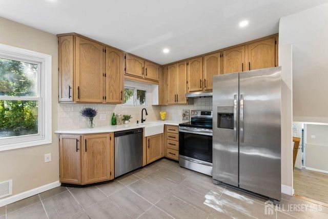 5 Bradford Road, East Brunswick, NJ 08816
