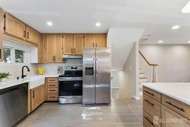 5 Bradford Road, East Brunswick, NJ 08816