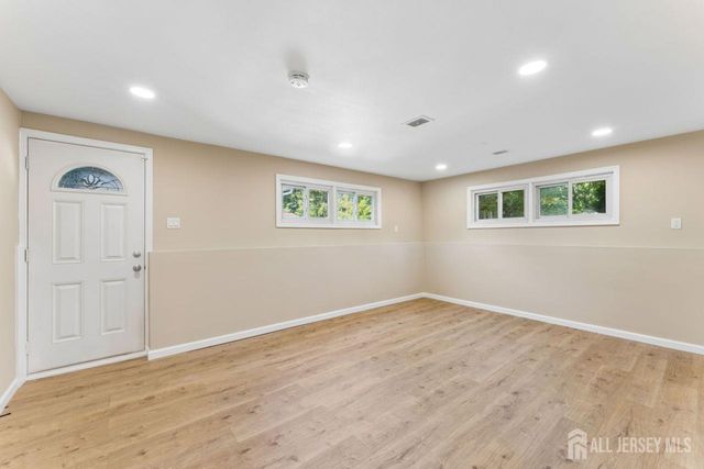 5 Bradford Road, East Brunswick, NJ 08816
