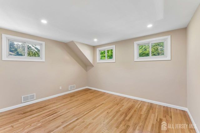 5 Bradford Road, East Brunswick, NJ 08816