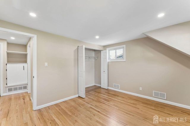 5 Bradford Road, East Brunswick, NJ 08816