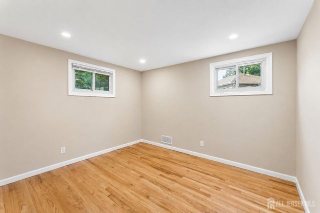 5 Bradford Road, East Brunswick, NJ 08816