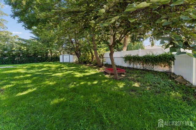 5 Bradford Road, East Brunswick, NJ 08816
