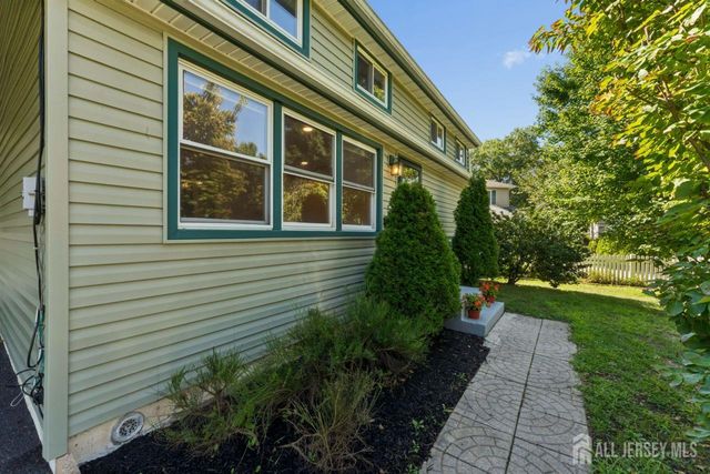 5 Bradford Road, East Brunswick, NJ 08816
