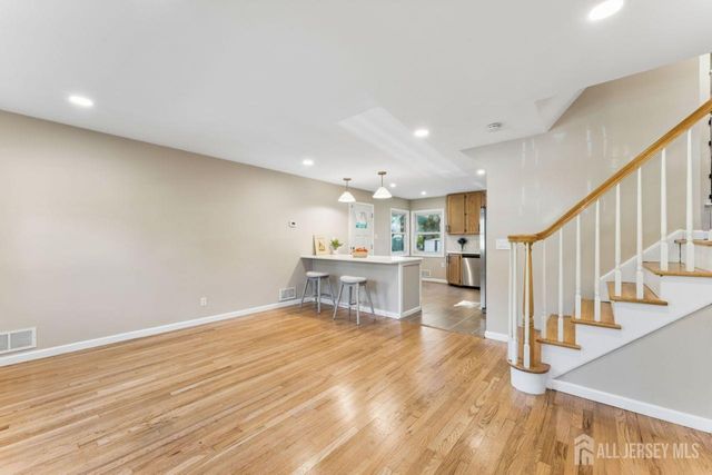 5 Bradford Road, East Brunswick, NJ 08816