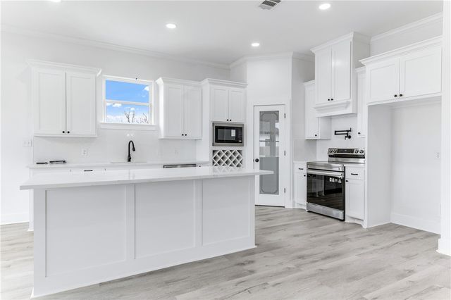 2102 Aleppo Court, Bryan, TX 77807