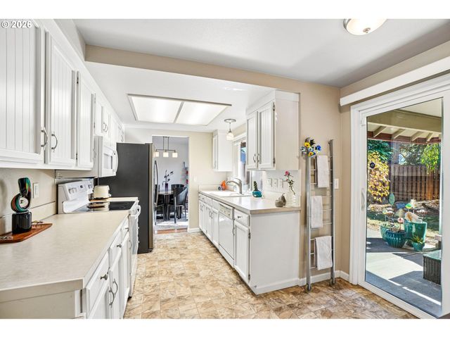 14862 Ne EUGENE St, Portland, OR 97230
