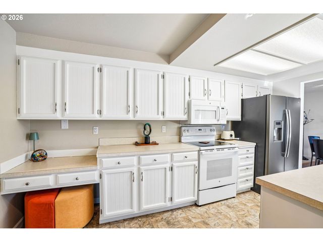 14862 Ne EUGENE St, Portland, OR 97230