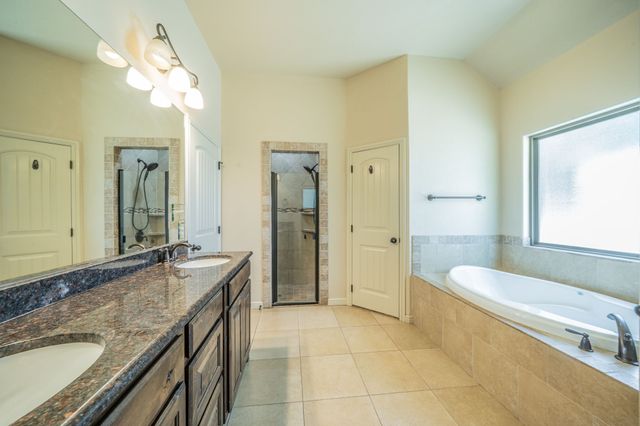 1812 Rockview Drive, Granbury, TX 76049
