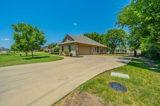 1812 Rockview Drive, Granbury, TX 76049