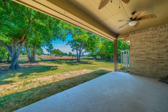 1812 Rockview Drive, Granbury, TX 76049
