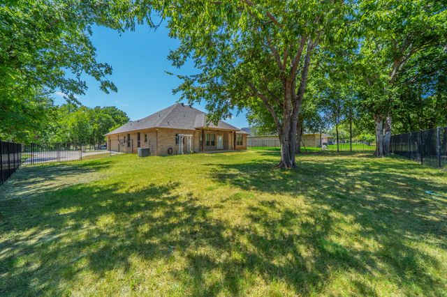 1812 Rockview Drive, Granbury, TX 76049