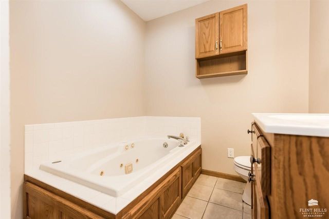 4193 Taneil Drive, Manhattan, KS 66502