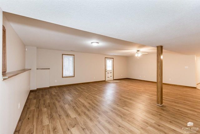4193 Taneil Drive, Manhattan, KS 66502