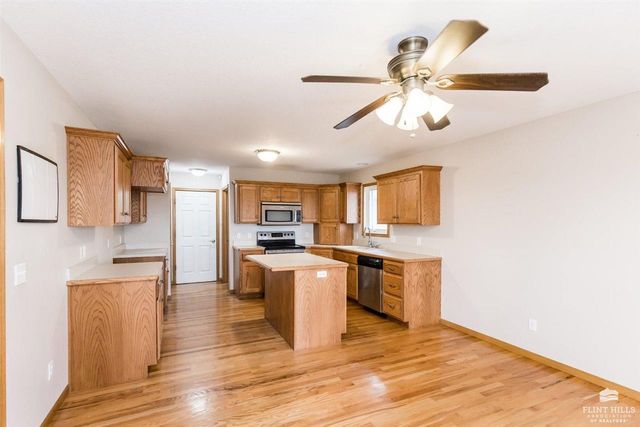 4193 Taneil Drive, Manhattan, KS 66502