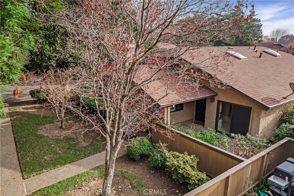 Image 3 of property listing at 512 Wilshire Ct Court, Chico, CA 95973