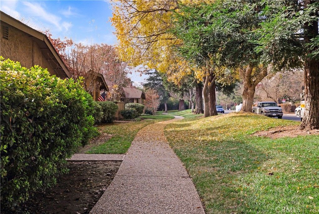 Image 4 of property listing at 512 Wilshire Ct Court, Chico, CA 95973