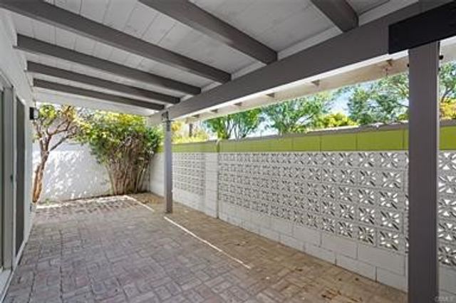 22701 Martha Street, Woodland Hills (los Angeles), CA 91367