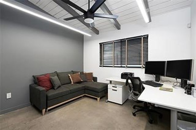 22701 Martha Street, Woodland Hills (los Angeles), CA 91367