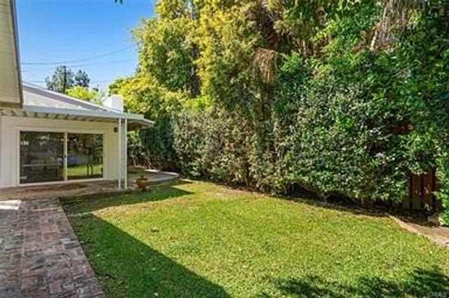 22701 Martha Street, Woodland Hills (los Angeles), CA 91367