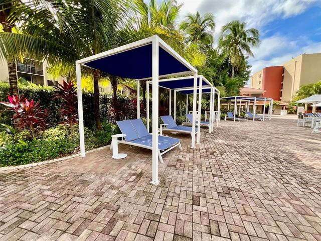 9517 Fontainebleau Boulevard 581-617, Miami, FL 33172