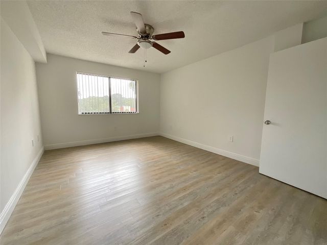 9517 Fontainebleau Boulevard 581-617, Miami, FL 33172