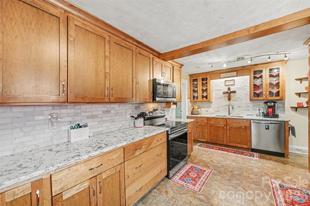 3748 Camp Stewart Road, Charlotte, NC 28215