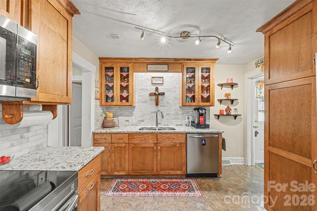 3748 Camp Stewart Road, Charlotte, NC 28215