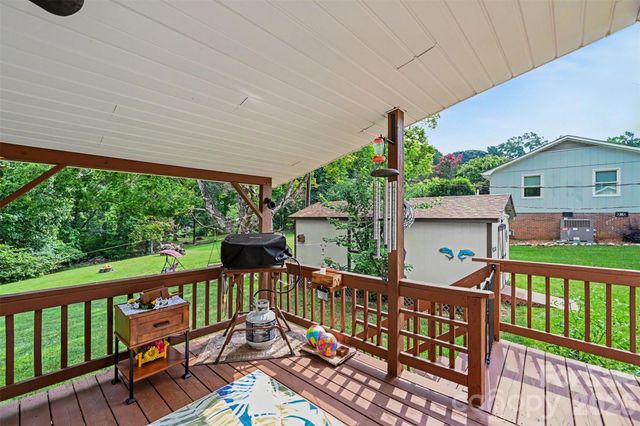 3748 Camp Stewart Road, Charlotte, NC 28215