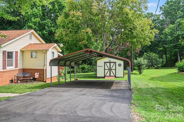 3748 Camp Stewart Road, Charlotte, NC 28215