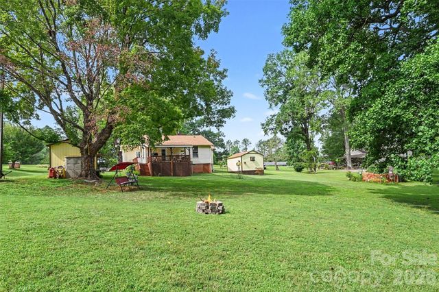 3748 Camp Stewart Road, Charlotte, NC 28215
