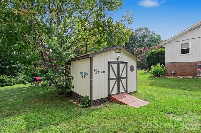 3748 Camp Stewart Road, Charlotte, NC 28215