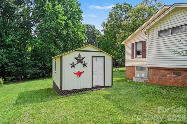 3748 Camp Stewart Road, Charlotte, NC 28215