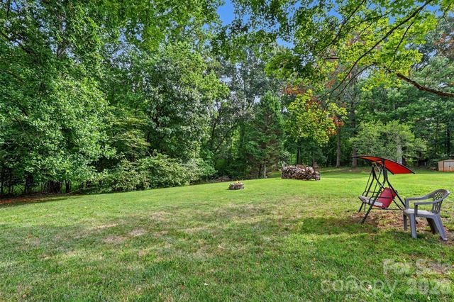 3748 Camp Stewart Road, Charlotte, NC 28215