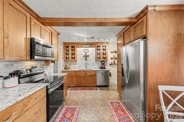 3748 Camp Stewart Road, Charlotte, NC 28215